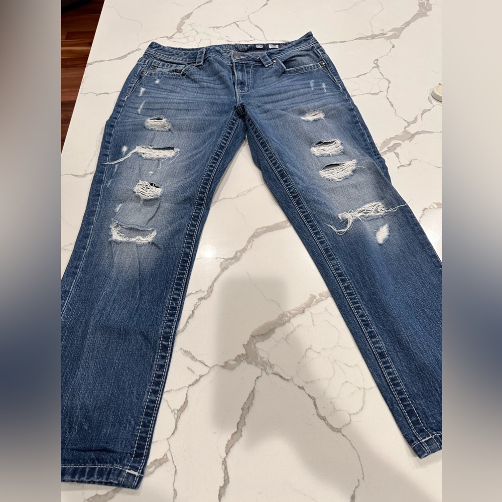 🌸 Miss Me Distressed Boyfriend Ankle Jean Size 30🌸